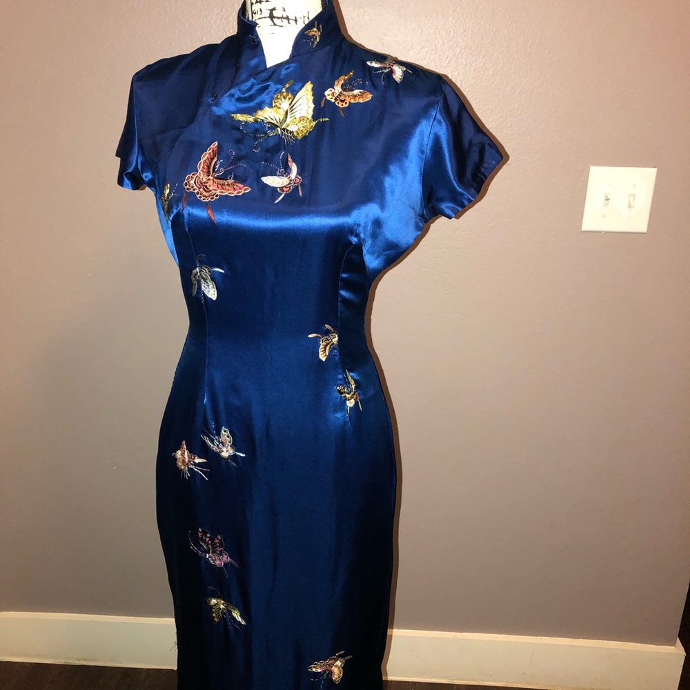 Gorgeous Authentic Chinese Traditional Dress